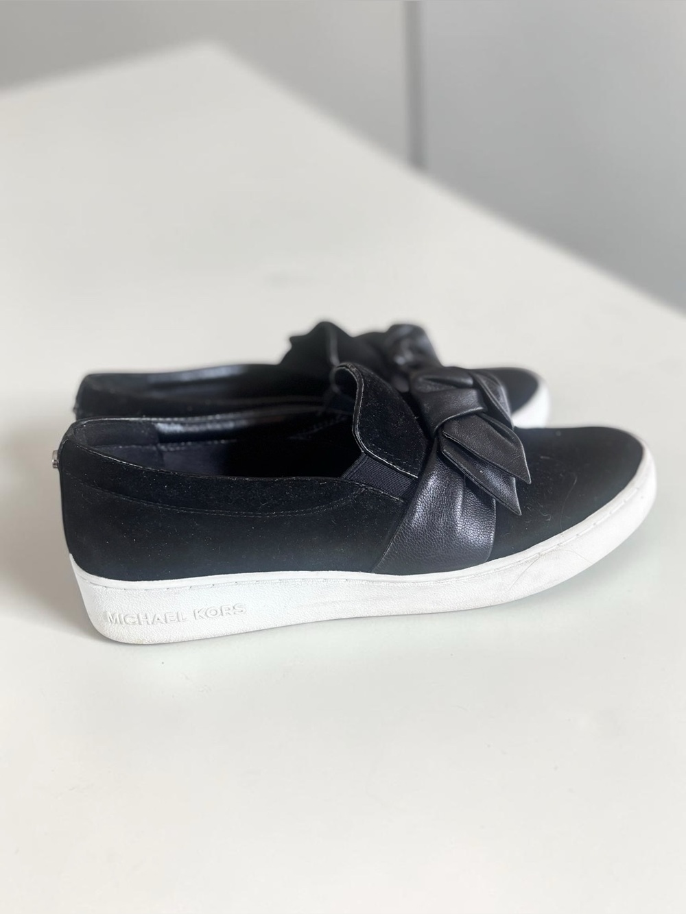 Michael Kors Keaton Bow Slip On Sneakers Black Leather Size 7.5